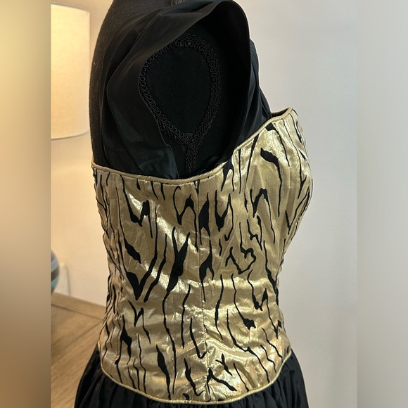 Gold Metallic & Black Party Dress - Size 12 - Picture 4 of 16